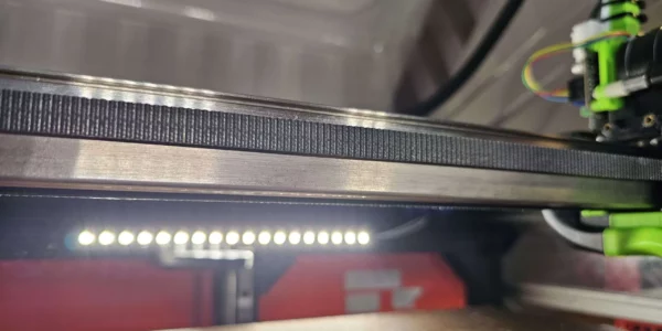 Toro-Titanium-Tube RatRig V-Core 4, close-up of the V-Core 4's ribbed belt and linear rail system.