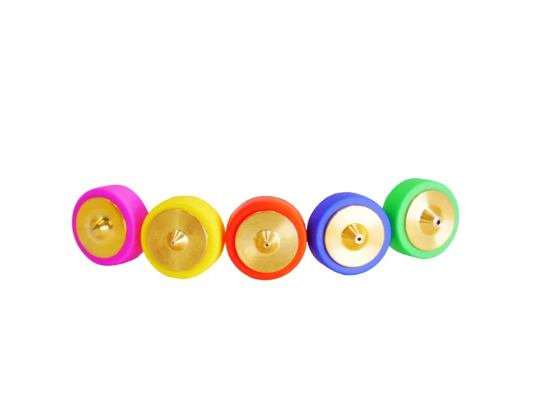 Colorful Brass Nozzles: Pink, yellow, red, blue, and green nozzles with brass tips. Perfect for various applications.