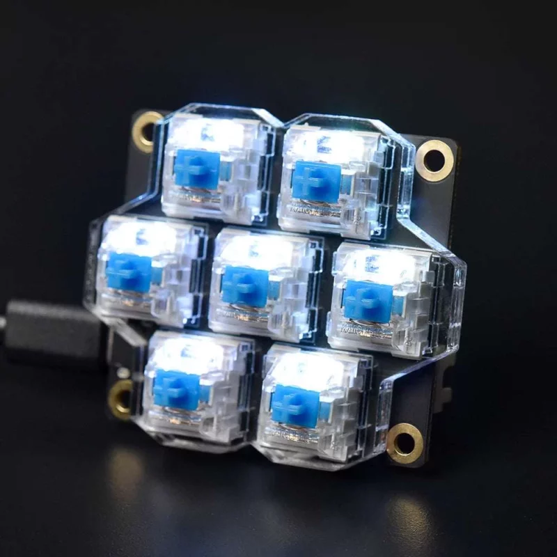 BigTreeTech HBB/HBB Fe: Mechanical keyboard switch tester with blue switches, illuminated for testing and customization