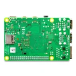 Raspberry Pi 4 Model B 4GB: Detailed view of the green circuit board, showcasing components and Micro SD card slot.